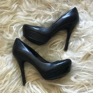 Jessica Simpson platform pumps